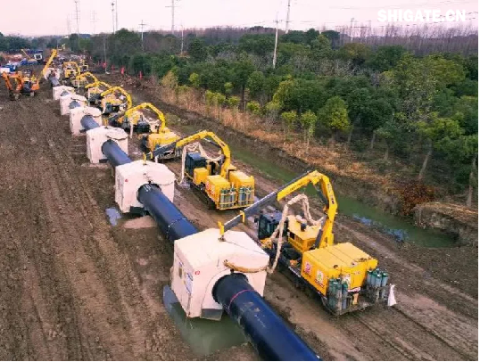 1月1日，國務院國資委新聞中心發布2024年度央企十大“超級工程”和央企十大“國之重器”，河鋼集團舞鋼公司參與研制的我國首個工業用途核能供汽項目“和氣一號”和中俄東線天然氣管道工程、中國南極秦嶺站，我國自主設計建造的首艘大洋鉆探船“夢想”號、亞洲首艘圓筒型海上油氣加工廠“?？惶枴薄⑽覈灾餮兄频母笾睆蕉軜嫏C“江海號”分別入選。  2024年以來，舞鋼公司深入落實“1127”工作規劃，堅持“以客戶需求為導向”，大力推進技術營銷，奮力拓展市場；強化科技創新驅動，以填補國內市場空白為目標，研發更多具有舞鋼特色的新產品，助力國家“超級工程”建設和“大國重器”制造。