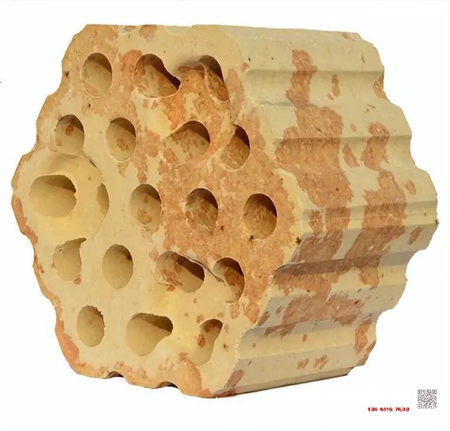 煉鐵過程實質上是將鐵從其自然形態——礦石等含鐵化合物中還原出來的過程。煉鐵方法主要有高爐法、直接還原法、熔融還原法等，其原理是礦石在特定的氣氛中（還原物質CO、H2、C；適宜溫度等）通過物化反應獲取還原后的生鐵。生鐵除了少部分用于鑄造外，絕大部分是作為煉鋼原料。  高爐煉鐵是現代煉鐵的主要方法，鋼鐵生產中的重要環節。這種方法是由古代豎爐煉鐵發展、改進而成的。盡管世界各國研究發展了很多新的煉鐵法，但由于高爐煉鐵技術經濟指標良好，工藝簡單，生產量大,勞動生產率高,能耗低，這種方法生產的鐵仍占世界鐵總產量的95％以上。  煉鐵工藝是是將含鐵原料（燒結礦、球團礦或鐵礦）、燃料（焦炭、煤粉等）及其它輔助原料（石灰石、白云石、錳礦等）按一定比例自高爐爐頂裝入高爐，并由熱風爐在高爐下部沿爐周的風口向高爐內鼓入熱風助焦炭燃燒（有的高爐也噴吹煤粉、重油、天然氣等輔助燃料），在高溫下焦炭中的碳同鼓入空氣中的氧燃燒生成的一氧化碳和氫氣。  原料、燃料隨著爐內熔煉等過程的進行而下降，在爐料下降和上升的煤氣相遇，先后發生傳熱、還原、熔化、脫炭作用而生成生鐵，鐵礦石原料中的雜質與加入爐內的熔劑相結合而成渣，爐底鐵水間斷地放出裝入鐵水罐，送往煉鋼廠。同時產生高爐煤氣，爐渣兩種副產品，高爐渣鐵主要礦石中不還原的雜質和石灰石等熔劑結合生成，自渣口排出后，經水淬處理后全部作為水泥生產原料；產生的煤氣從爐頂導出，經除塵后，作為熱風爐、加熱爐、焦爐、鍋爐等的燃料。